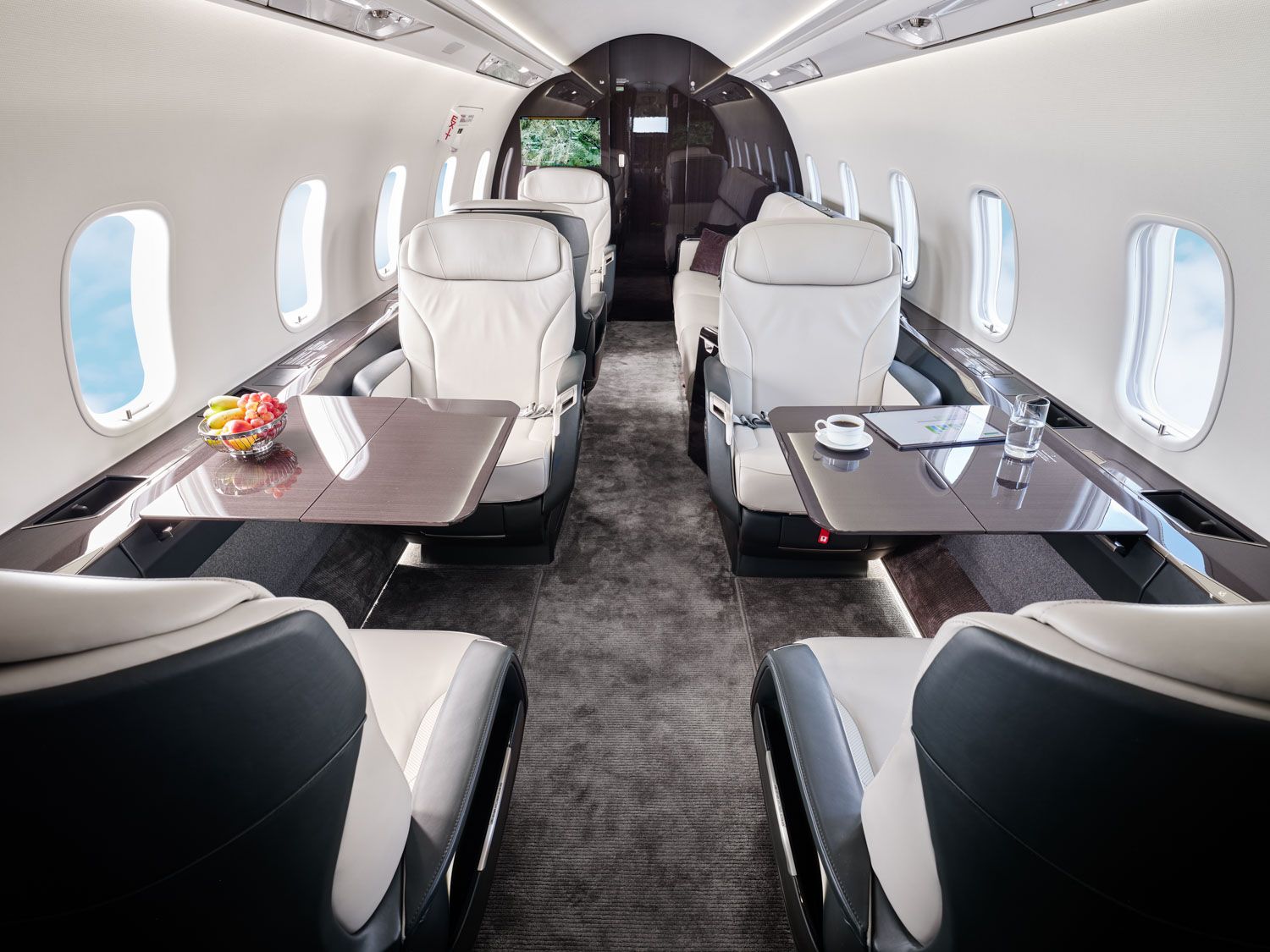 images/Corporate Jets/BGAC/AeroDienst_CL3500_15329 1_HDR_HDR_S.jpeg